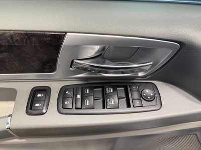 2010 Dodge Caravan, Grand, $12000. Photo 6
