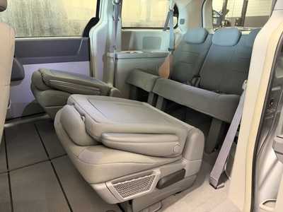 2010 Dodge Caravan, Grand, $12000. Photo 8