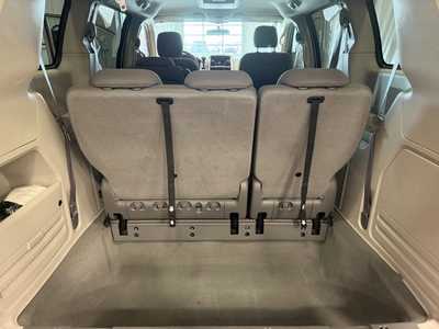 2010 Dodge Caravan, Grand, $12000. Photo 9