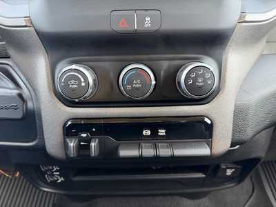 2019 RAM 3500 Crew Cab, $37500. Photo 7