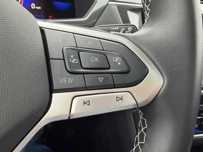 2024 Volkswagen Tiguan, $25800. Photo 12