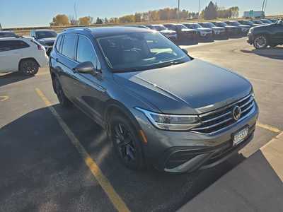 2024 Volkswagen Tiguan, $29000. Photo 3