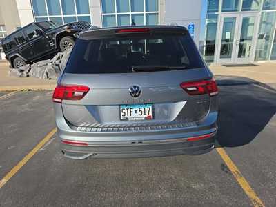 2024 Volkswagen Tiguan, $29000. Photo 6