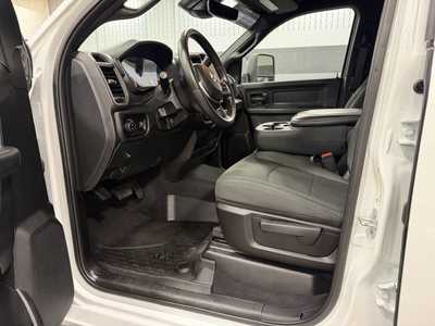 2025 RAM 3500 Crew Cab, $62800. Photo 4