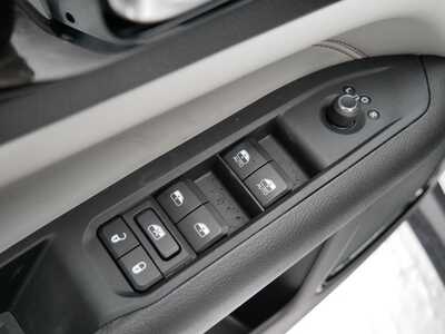 2026 Jeep Compass, $32600. Photo 7