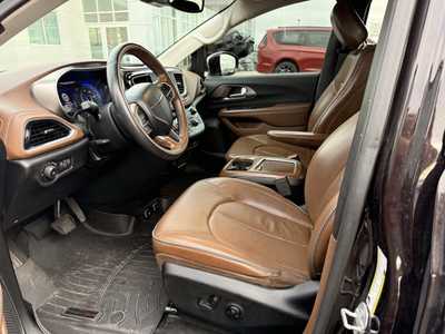 2018 Chrysler Pacifica, $18000. Photo 3