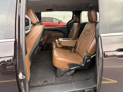 2018 Chrysler Pacifica, $18000. Photo 4