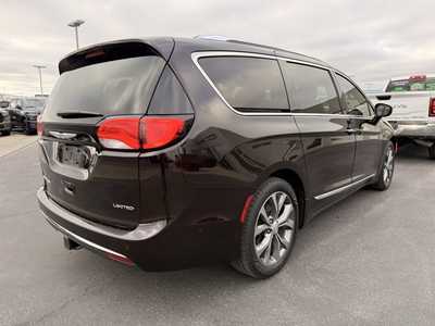 2018 Chrysler Pacifica, $18000. Photo 6