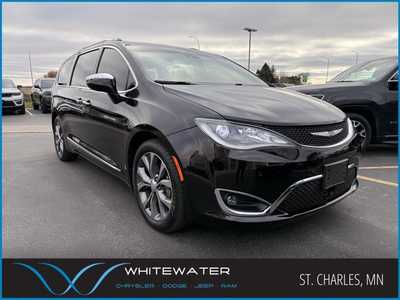 2018 Chrysler Pacifica, $18000. Photo 1