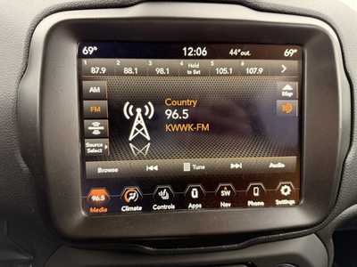 2022 Jeep Renegade, $20000. Photo 5