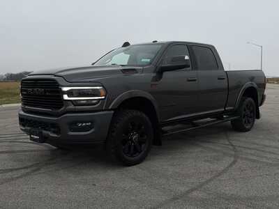 2022 RAM 2500 Crew Cab, $45000. Photo 2