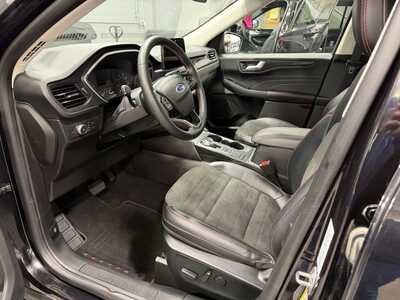 2022 Ford Escape, $22000. Photo 4