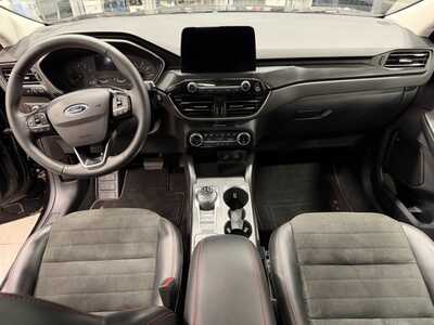 2022 Ford Escape, $22000. Photo 5