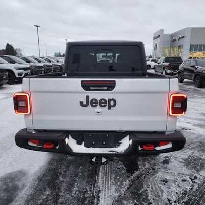 2023 Jeep Gladiator, $37000. Photo 3
