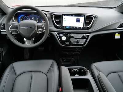 2026 Chrysler Pacifica, $40531. Photo 8