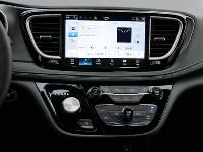 2026 Chrysler Pacifica, $40531. Photo 9