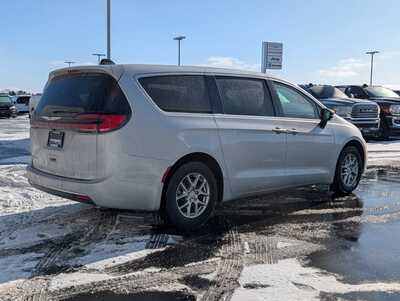 2026 Chrysler Pacifica, $42323. Photo 2