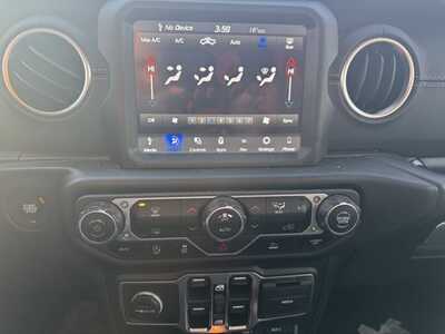 2020 Jeep Gladiator, $28000. Photo 10