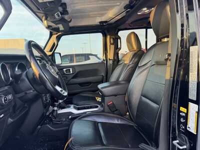 2020 Jeep Gladiator, $28000. Photo 8