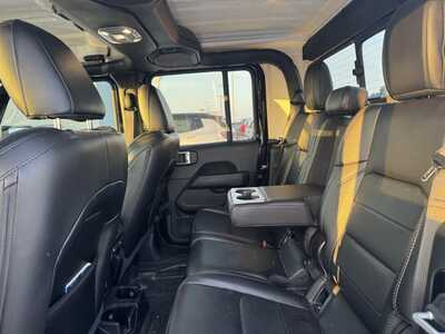 2020 Jeep Gladiator, $28000. Photo 9