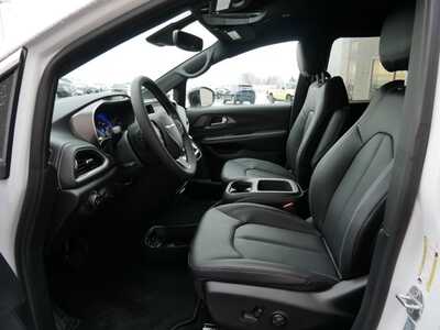 2026 Chrysler Pacifica, $40531. Photo 5