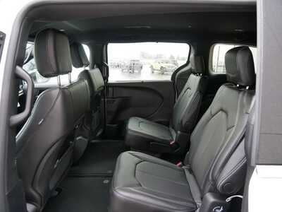 2026 Chrysler Pacifica, $40531. Photo 6