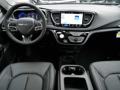 2026 Chrysler Pacifica, $40531. Photo 8