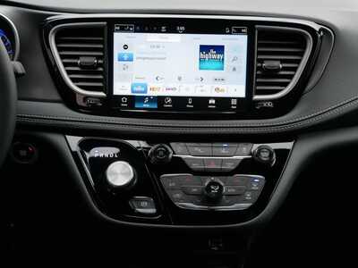 2026 Chrysler Pacifica, $40531. Photo 9