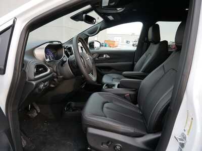2026 Chrysler Pacifica, $40531. Photo 5