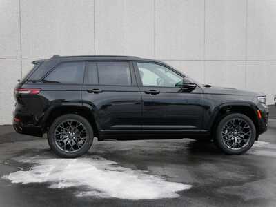 2025 Jeep Grand Cherokee, $61717. Photo 2