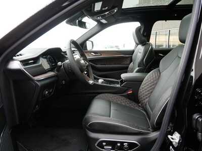 2025 Jeep Grand Cherokee, $61717. Photo 5