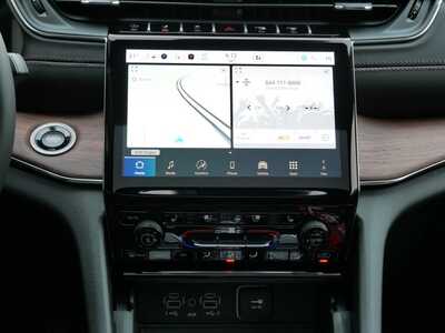 2025 Jeep Grand Cherokee, $61717. Photo 9