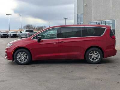 2026 Chrysler Pacifica, $40732. Photo 3