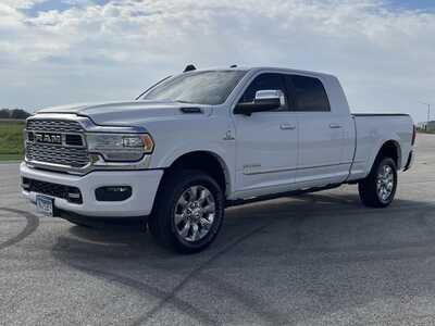 2019 RAM 3500 Crew Cab, $48000. Photo 2