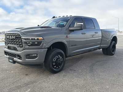 2026 RAM 3500 Crew Cab, $89000. Photo 2