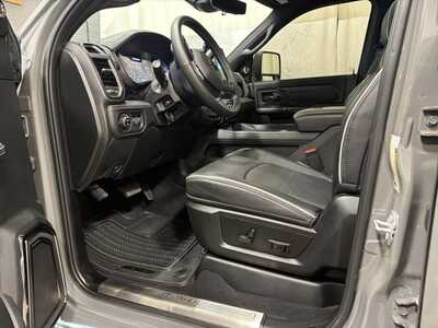 2026 RAM 3500 Crew Cab, $89000. Photo 4