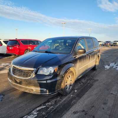 2016 Chrysler Town & Country, $9000. Photo 5