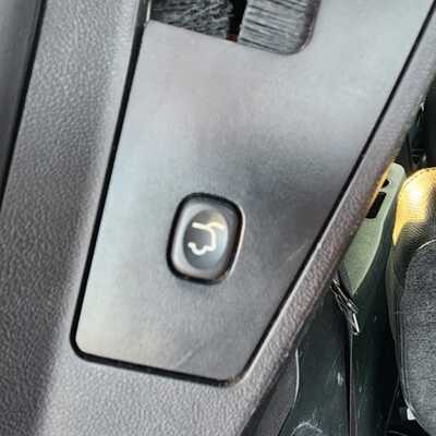 2016 Chrysler Town & Country, $9000. Photo 9