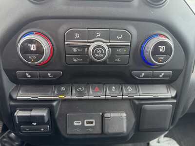2022 Chevrolet 1500 Crew Cab, $30000. Photo 10