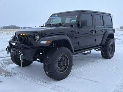 2020 Jeep Wrangler Unlimited, $30000. Photo 2
