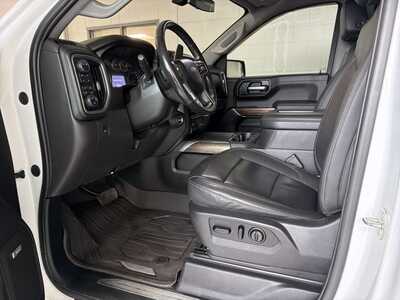 2021 Chevrolet 1500 Crew Cab, $27700. Photo 3