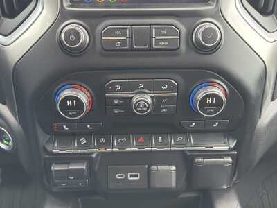 2021 Chevrolet 1500 Crew Cab, $27700. Photo 9