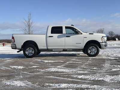 2022 RAM 3500 Crew Cab, $33000. Photo 5