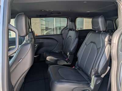 2026 Chrysler Pacifica, $44336. Photo 6