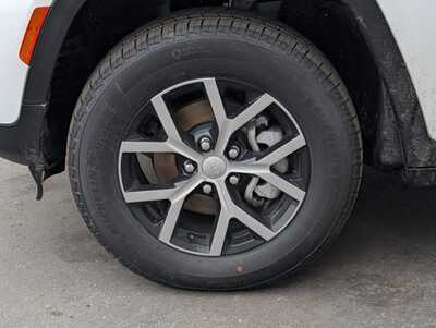 2025 Jeep Grand Cherokee, $39580. Photo 4