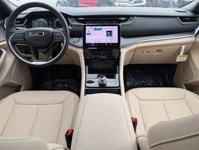 2025 Jeep Grand Cherokee, $39580. Photo 8