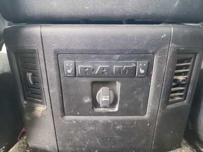 2015 RAM 2500 Crew Cab, $27000. Photo 9