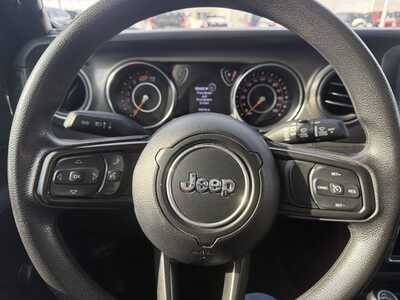2023 Jeep Wrangler, $26000. Photo 9