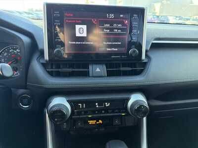2019 Toyota RAV4, $25000. Photo 6