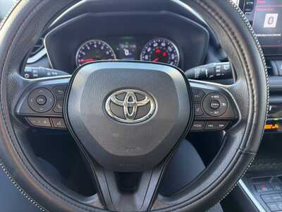 2019 Toyota RAV4, $25000. Photo 8